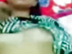 Malai - awek malu-malu kucing